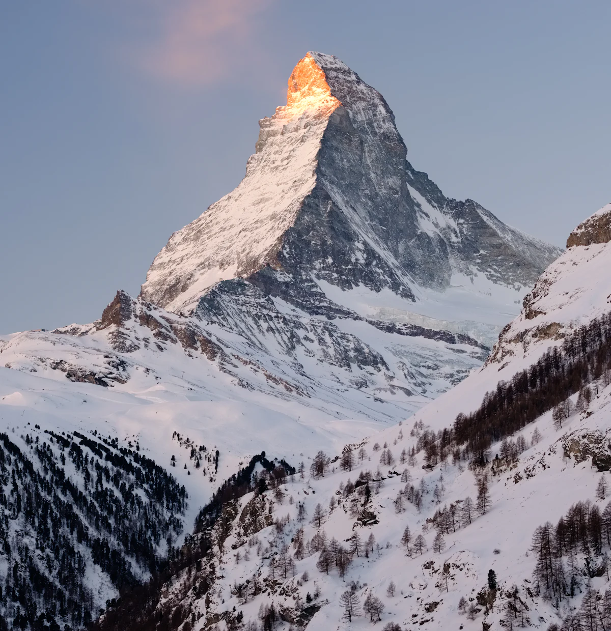 Das Matterhorn im ersten Morgenlicht